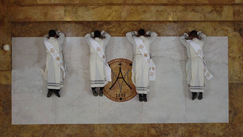 Sacerdote, Párroco Parroquia Nuestra Señora del Carmen