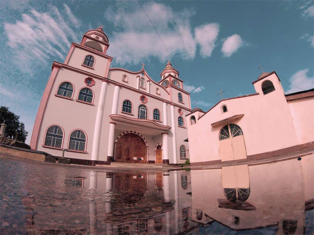 Horarios de Oficina y Santa Misa en Parroquia Nuestra Señora del Carmen